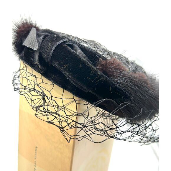 Vintage 1960's Pillbox Style Net Hat